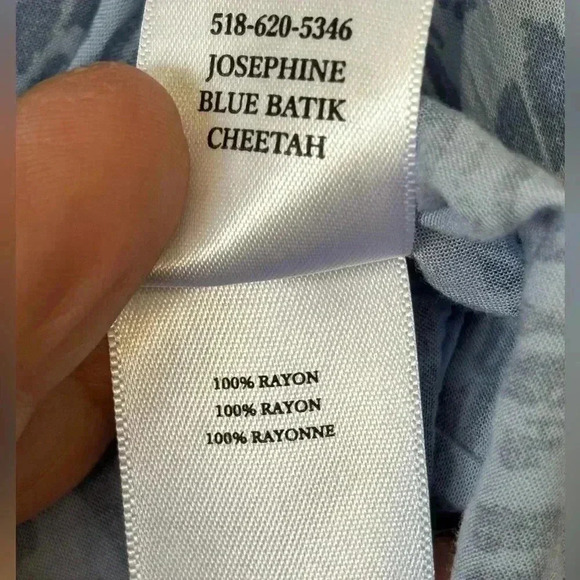 Rails Josephine Blue Batik cheetah print long sleeve button front blouse - Picture 11 of 15